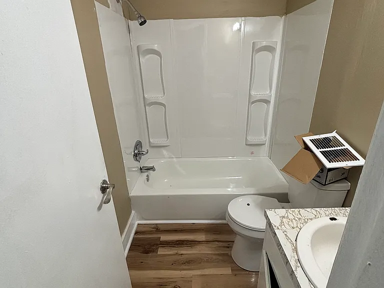 1250 Stratford Dr — Photo 6