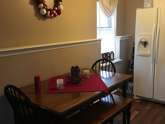 3rd image of 936 Byerly St