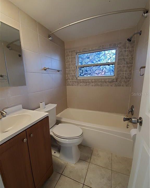 2nd image of 1630 Redwood St #2