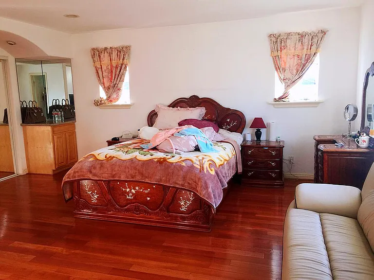 4735 Willard Ave — Photo 15