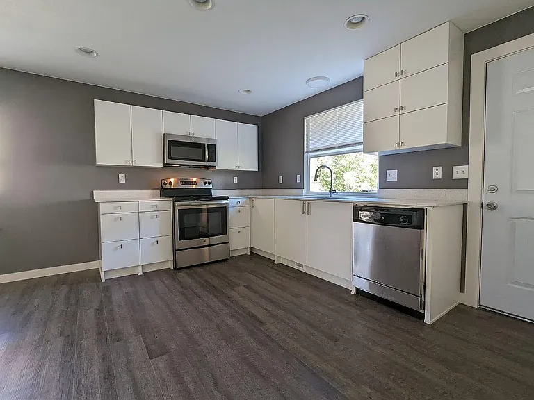 5210 Grove St #A — Photo 20