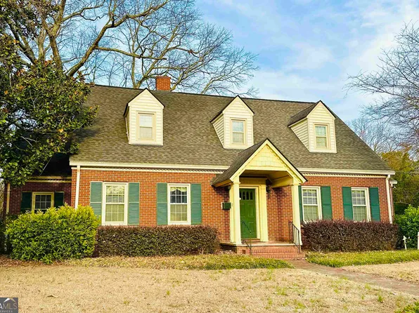 25 W Stephens St, Winder, GA 30680
