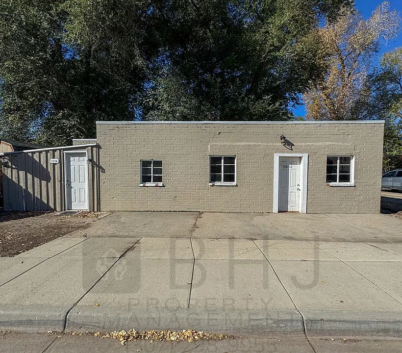 1216 N Gould St