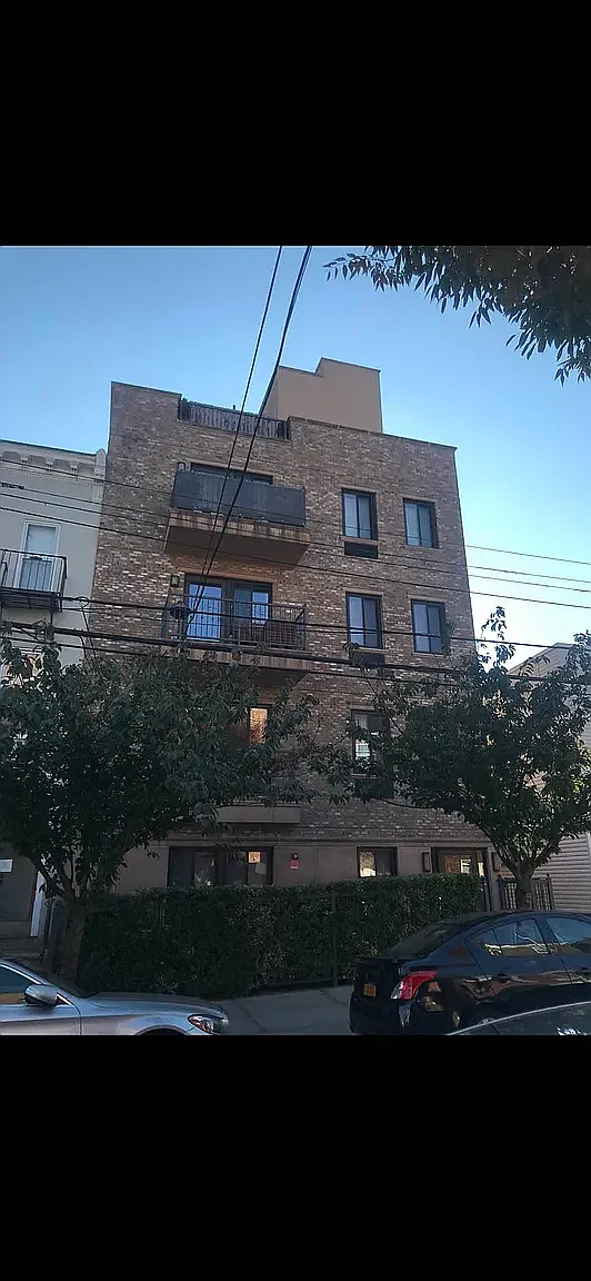 26-27 30th Street — Photo 1