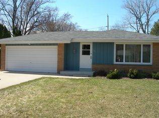 1545 S 169th St, New Berlin, WI 53151