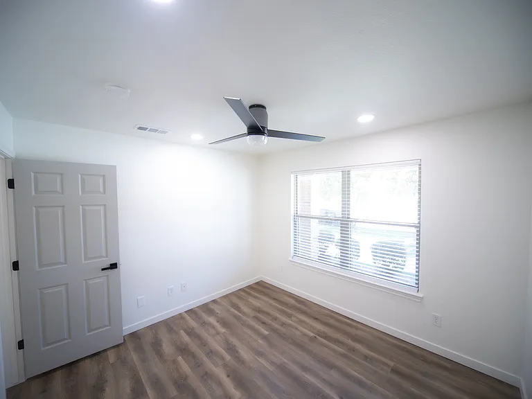 3235 S University Dr — Photo 15