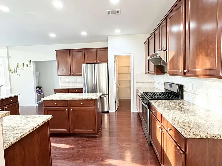2440 Northmont Pkwy — Photo 15