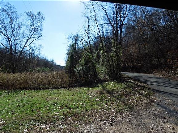 5th image of 104 Misty Hollow Ln