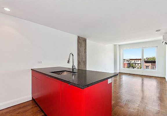 3rd image of 954 Bergen St APT 5C
