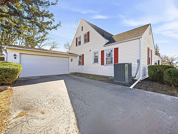 4th image of 825 Lincoln Dr