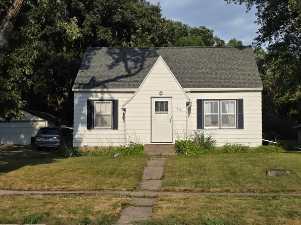 518 N Burlington Ave, Fergus Falls, MN 56537