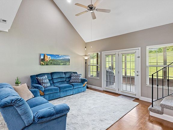 3rd image of 259 Meadow Walk Ln