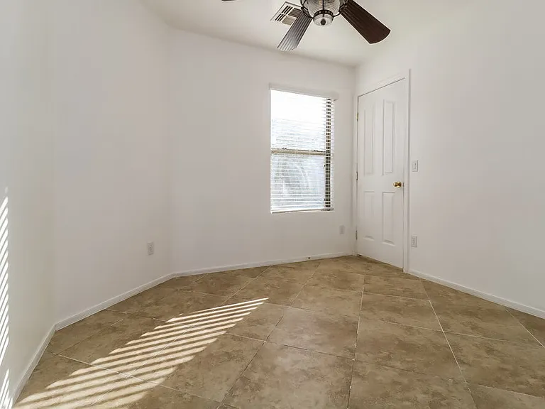 40084 W Catherine Dr — Photo 13