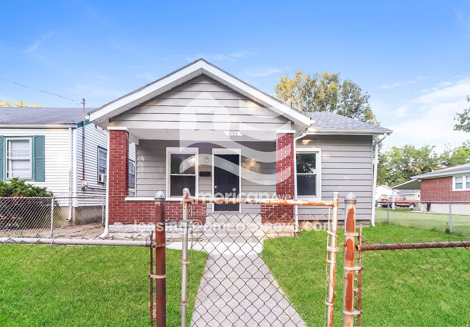 3 bed, 2.0 bath, 1092 sqft, $1,247 — Photo 1