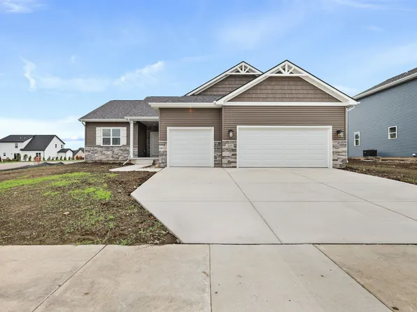 211 Michelle Ln, Cottage Grove, WI 53527