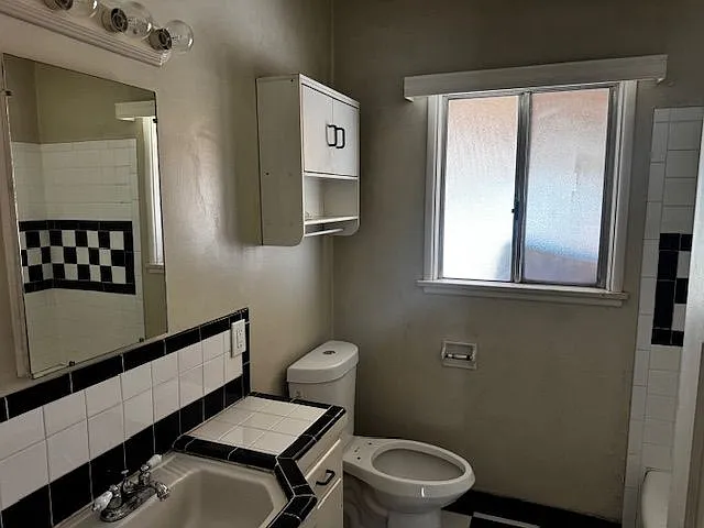 9610 Rosecrans Ave — Photo 9