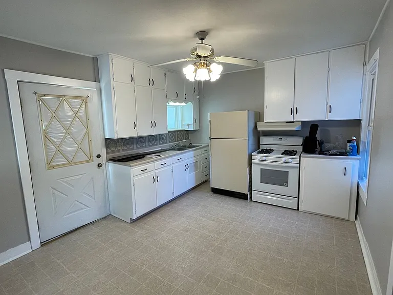 520 Jefferson St — Photo 3