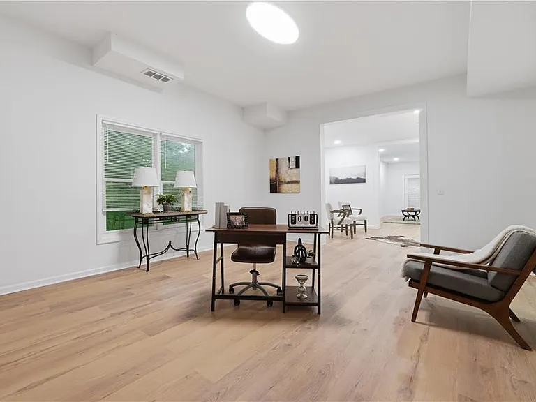 682 Montglade Ct — Photo 28