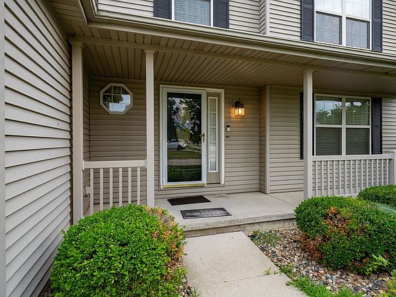 3rd image of 1401 Ballyshannon Dr