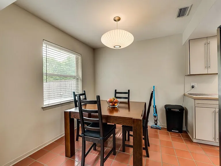 1623 Wisteria Way — Photo 7