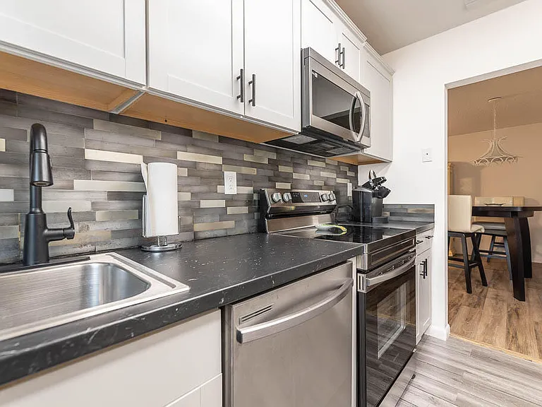 5061 Lakefront Blvd #B — Photo 15