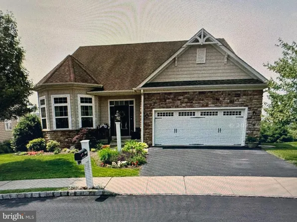 4646 Logan Ct, Schwenksville, PA 19473