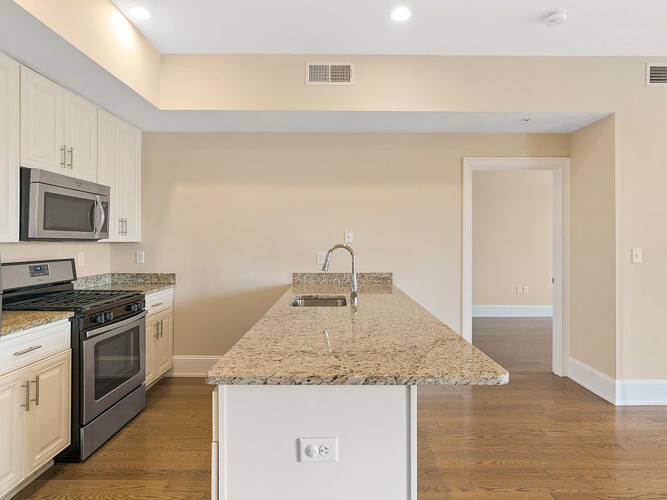 1st image of 375 Market St #2092
