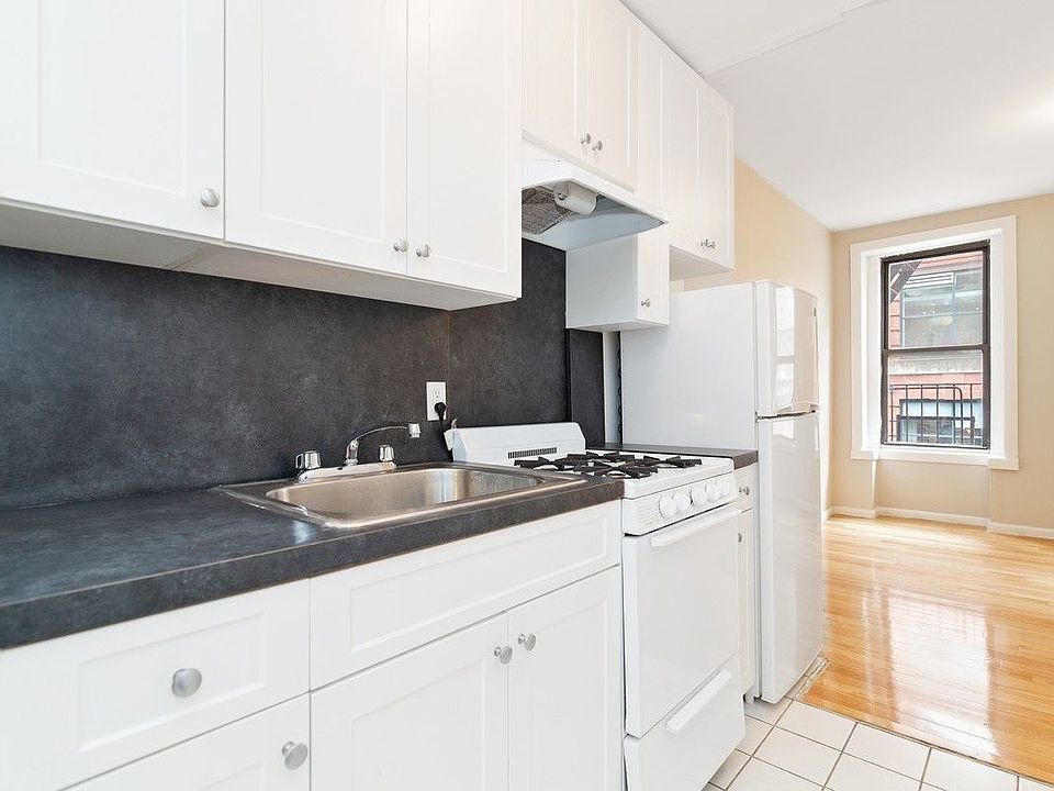 2nd image of 237 W 18th St #3FWA