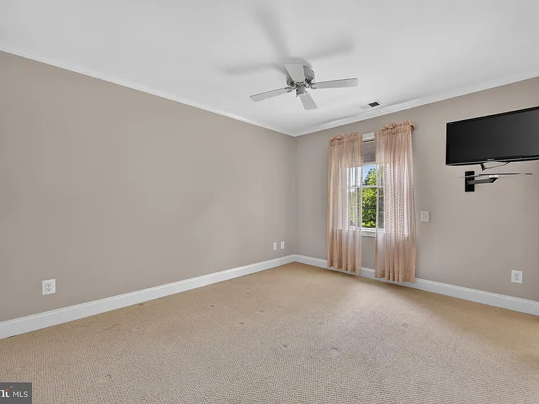 1022 Delf Dr — Photo 26