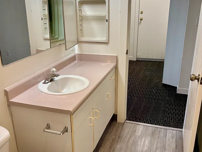Outlook Apartments — Photo 15