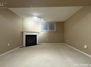 384 Macintosh Dr #2, Hamilton, ON L8E4E2