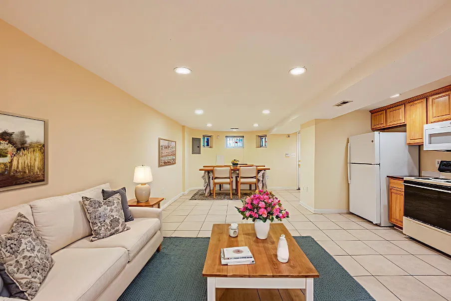 2 bed, $2,195 — Photo 1