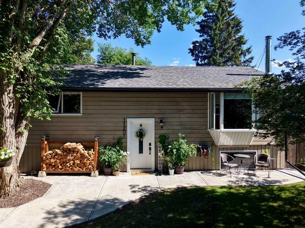11201 W 91st St, Peace River, AB T8S 1P7