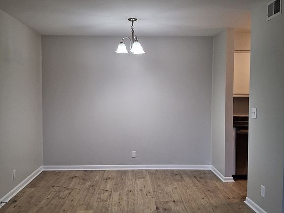 3rd image of 420 Walton Ln APT M73