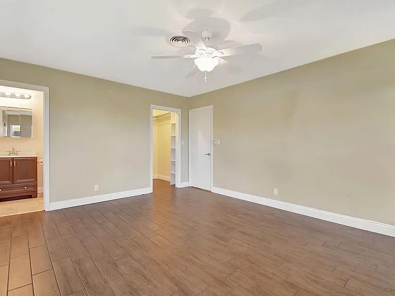 2757 NE 29th Ave #4 — Photo 13