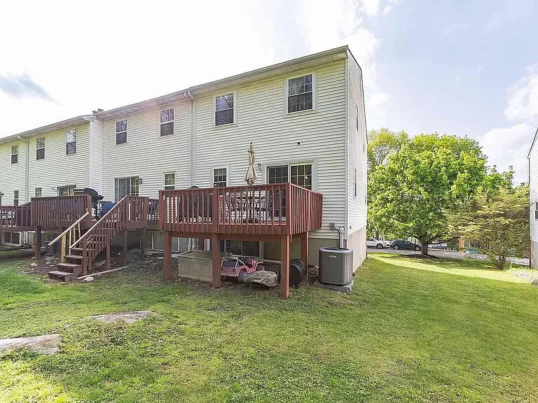 15 Coventry Ln — Photo 15