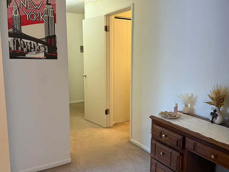 711 Burcham Dr — Photo 18