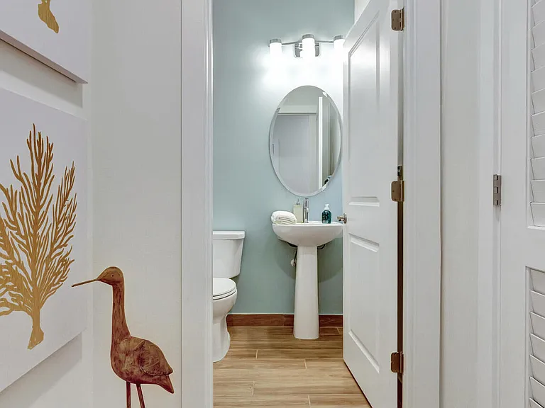608 NE Waters Edge Ln #2202 — Photo 10
