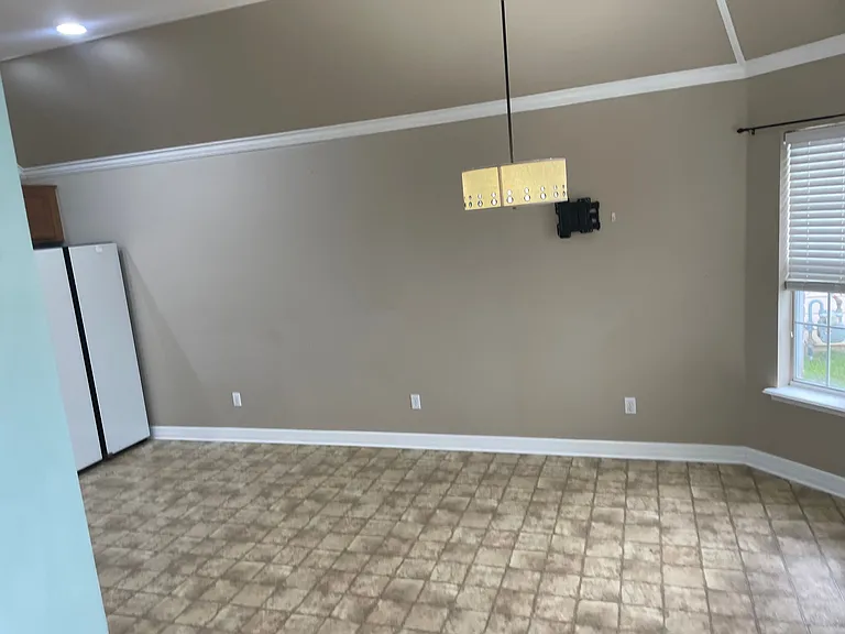 361 Gaston Ln — Photo 5