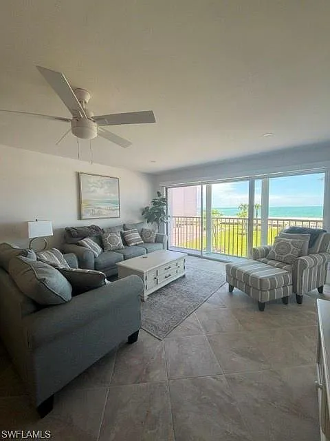 2 bed, 2.0 bath, 1029 sqft, $8,500 — Photo 3