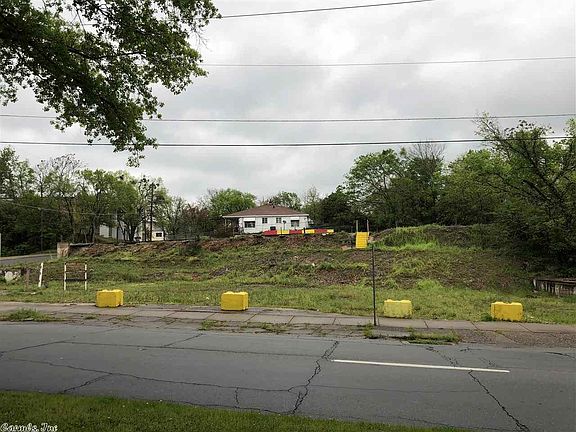 2nd image of 214 W Grand Ave