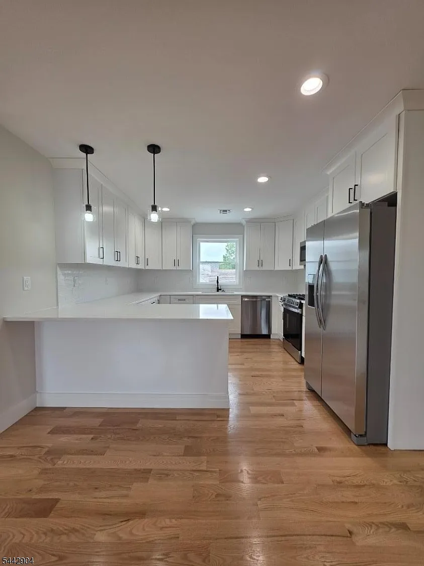 3 bed, 2.0 bath, $3,600 — Photo 4
