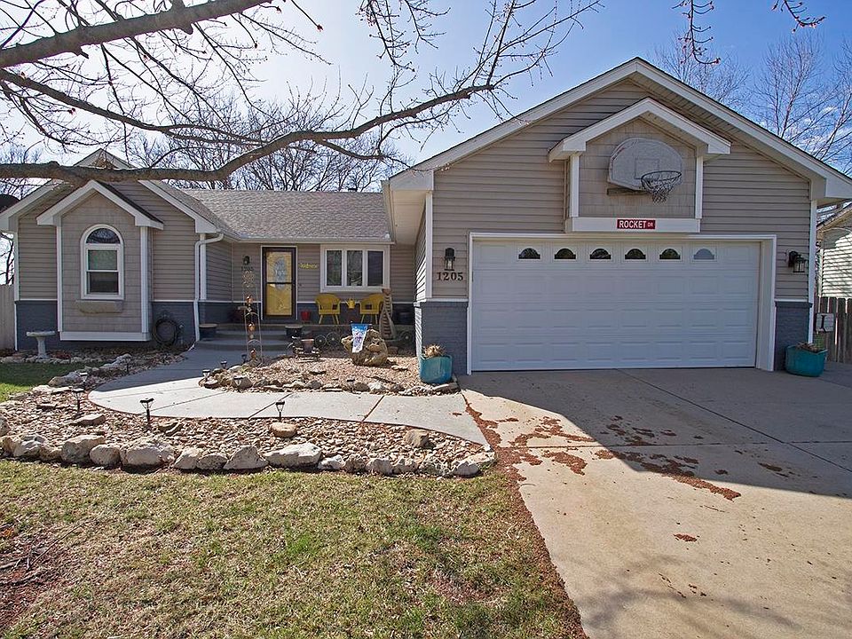 1st image of 1205 McCaskey Dr