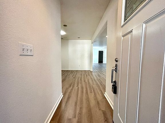 2nd image of 4881 Racetrack Cir