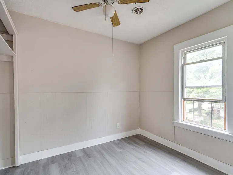 2118 Denison Ave — Photo 6