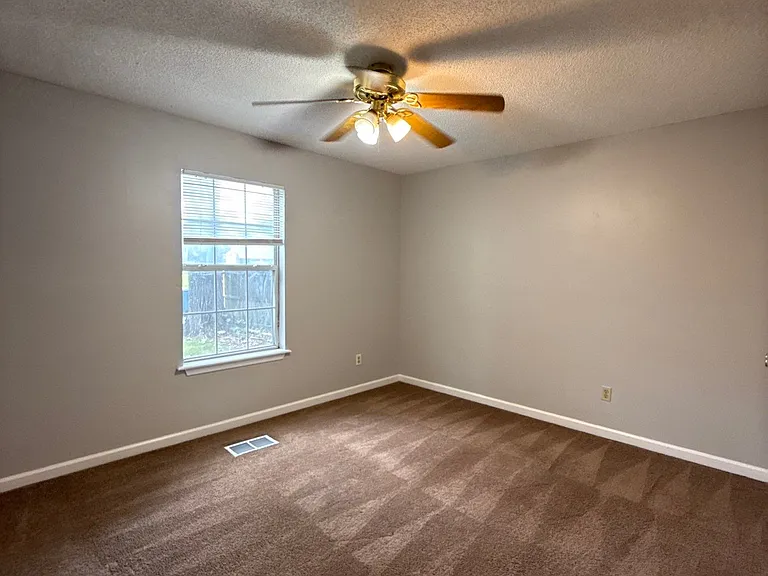 114 Tuxedo Dr — Photo 4