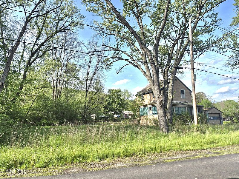 3rd image of 47 Champlain Avenue