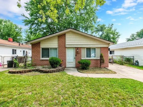 9263 Sylvia St, Taylor, MI 48180