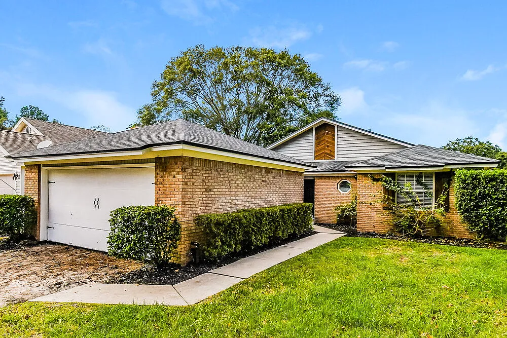 3 bed, 2.0 bath, 1469 sqft, $2,235 — Photo 3