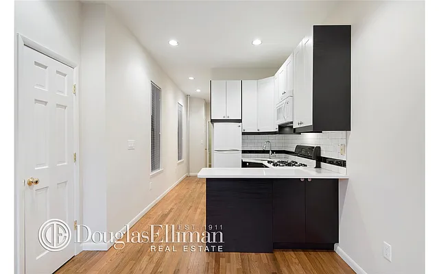 Rented by Douglas Elliman | media 20